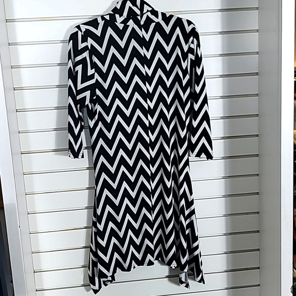 Ice Silk Turtleneck Tunic Blk/ White Chevron Large (Price Firm) - Picture 2 of 6
